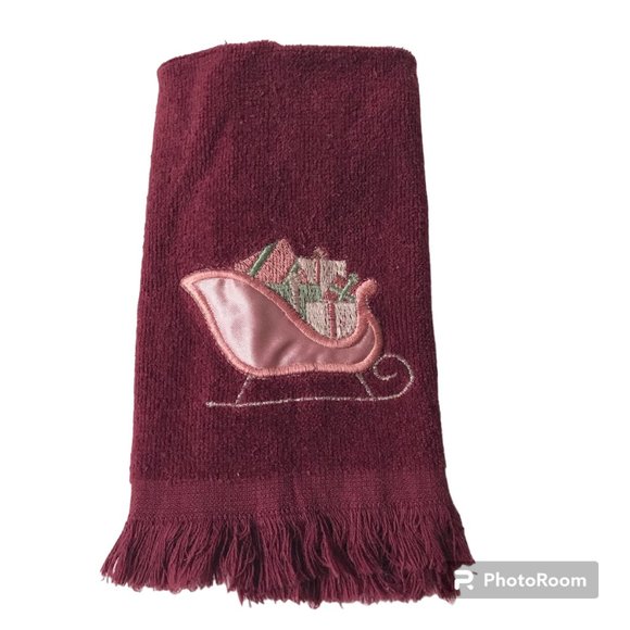 Vintage Christmas Sleigh Tea Towel Embroidered Hand Kitchen Bath Pink Burgundy - Picture 1 of 11